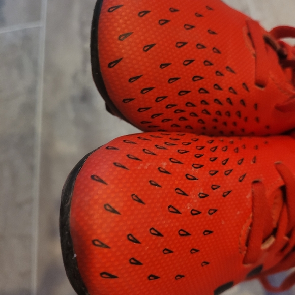 Adidas Red Predators - Picture 2 of 6